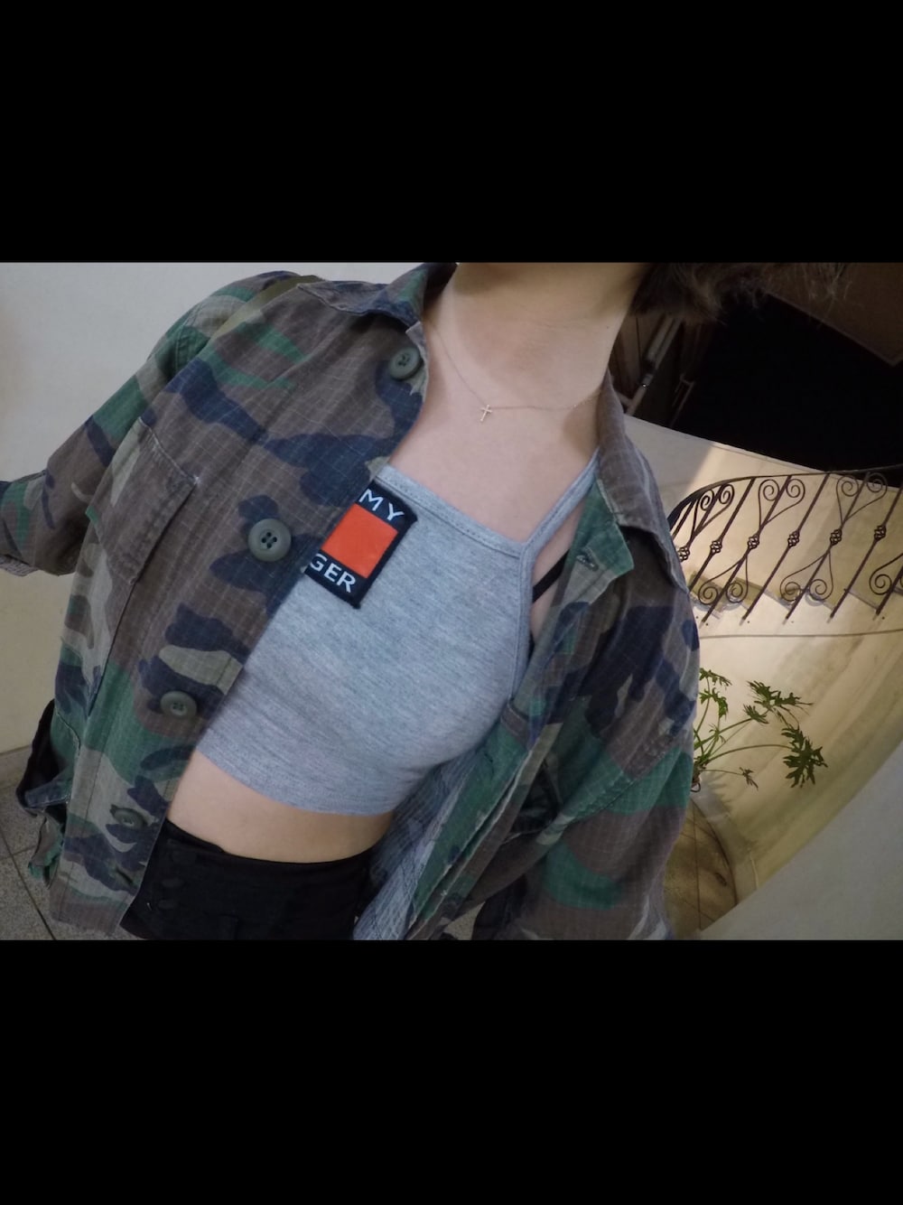 「Gopro、カモ柄、ブルゾン、カーキ、outfit、streetstyle」｜「FREAK'S STOREのヴィンテージ加工 BDUシャツ CAMO（ミリタリージャケット、その他）」を使った、enne..さん（レディース・158cm）の春コーディネートの1枚目の写真