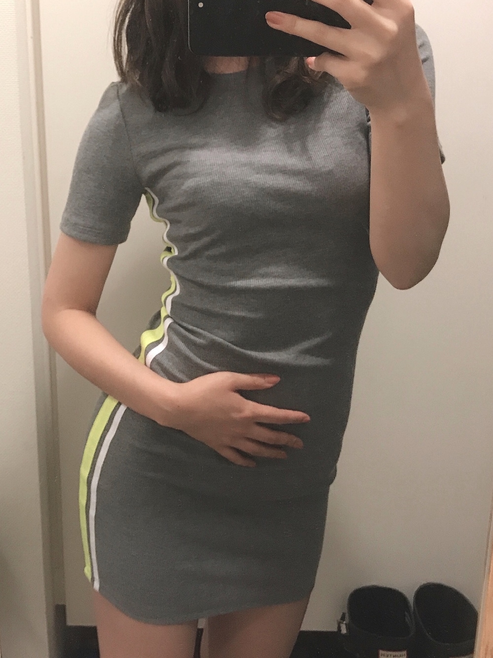 「dress、H&M、ワンピース、gray、シンプル、ラフ、夏」｜「H&Mのアイテム（ワンピース/ドレス、グレー系）」を使った、enne..さん（レディース・158cm）の夏コーディネートの1枚目の写真