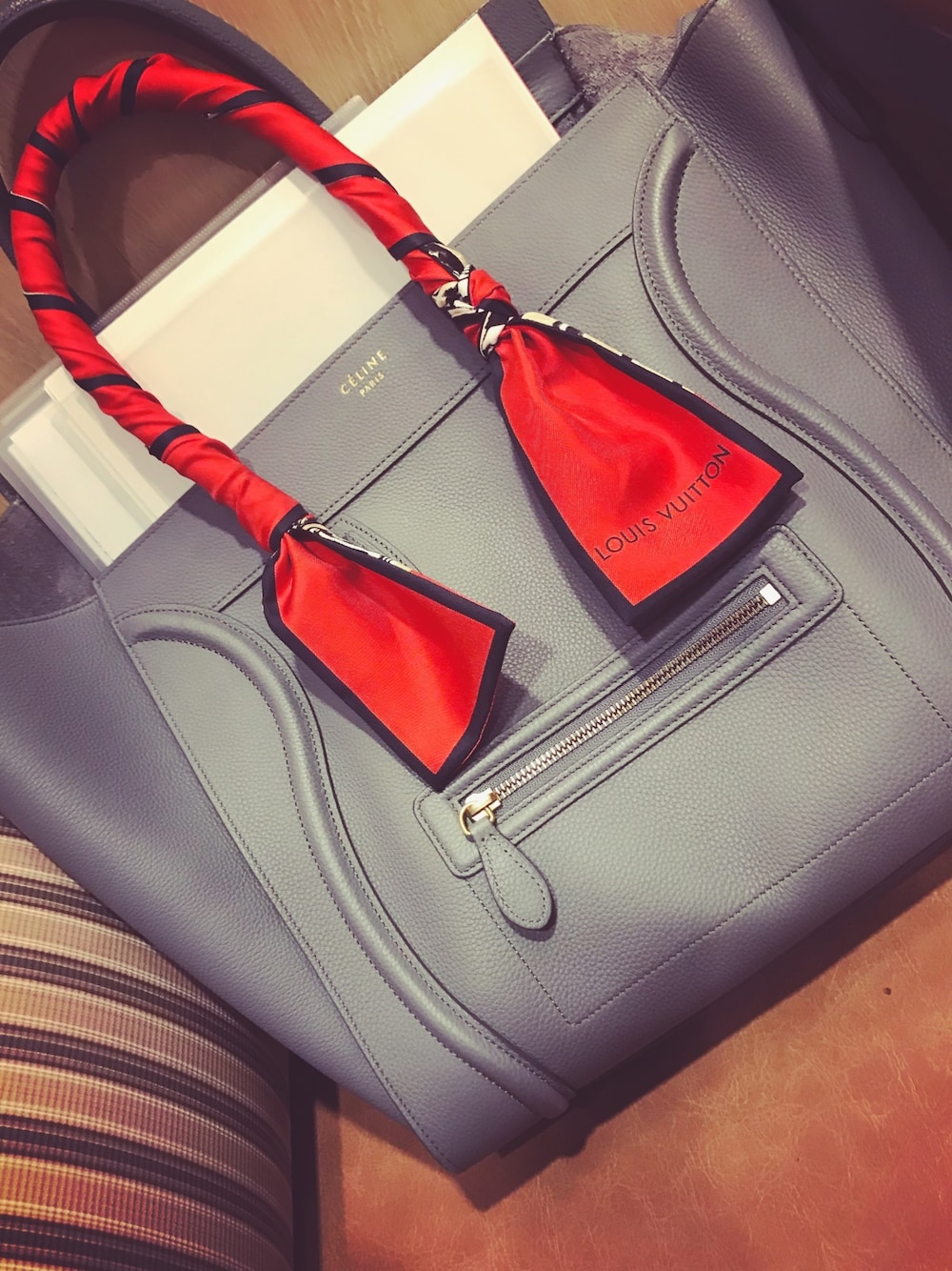 「ラゲージ、CELINE、LouisVuitton、バッグ、ルイヴィトン、スカーフ」｜「LOUIS VUITTONのアイテム（ファッション雑貨、レッド系）」を使った、enne..さん（レディース・158cm）の夏コーディネートの1枚目の写真