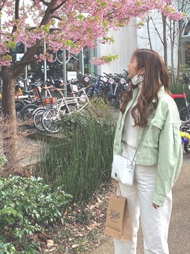 「ピスタチオ」｜「アイテム（デニムジャケット）」を使った、あゆみんちょさん（レディース・162cm）の春コーディネート