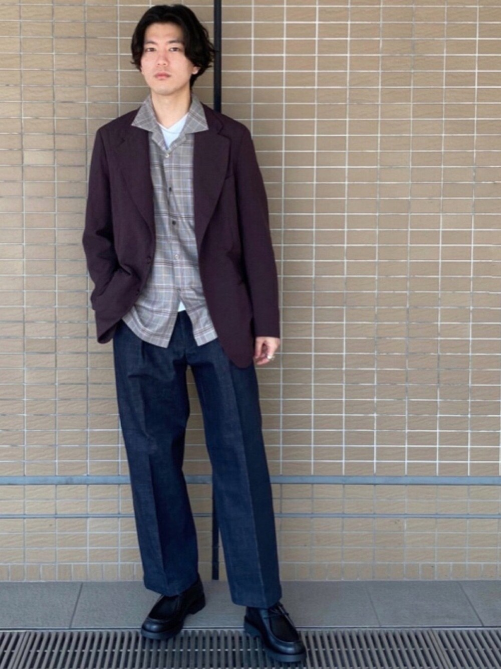 「URBAN RESEARCH ROSSO、URBAN RESEARCH、urban research rosso men、オープンカラーシャツ、チェック、カイキンシャツ、ジャケット、ジャケットスタイル、冬コーデ」｜「URBAN RESEARCH ROSSO MENのグレンチェックオープンカラーシャツ（シャツ/ブラウス、ベージュ系）」を使った、ROSSO MENさん（メンズ・173cm）の秋コーディネートの1枚目の写真