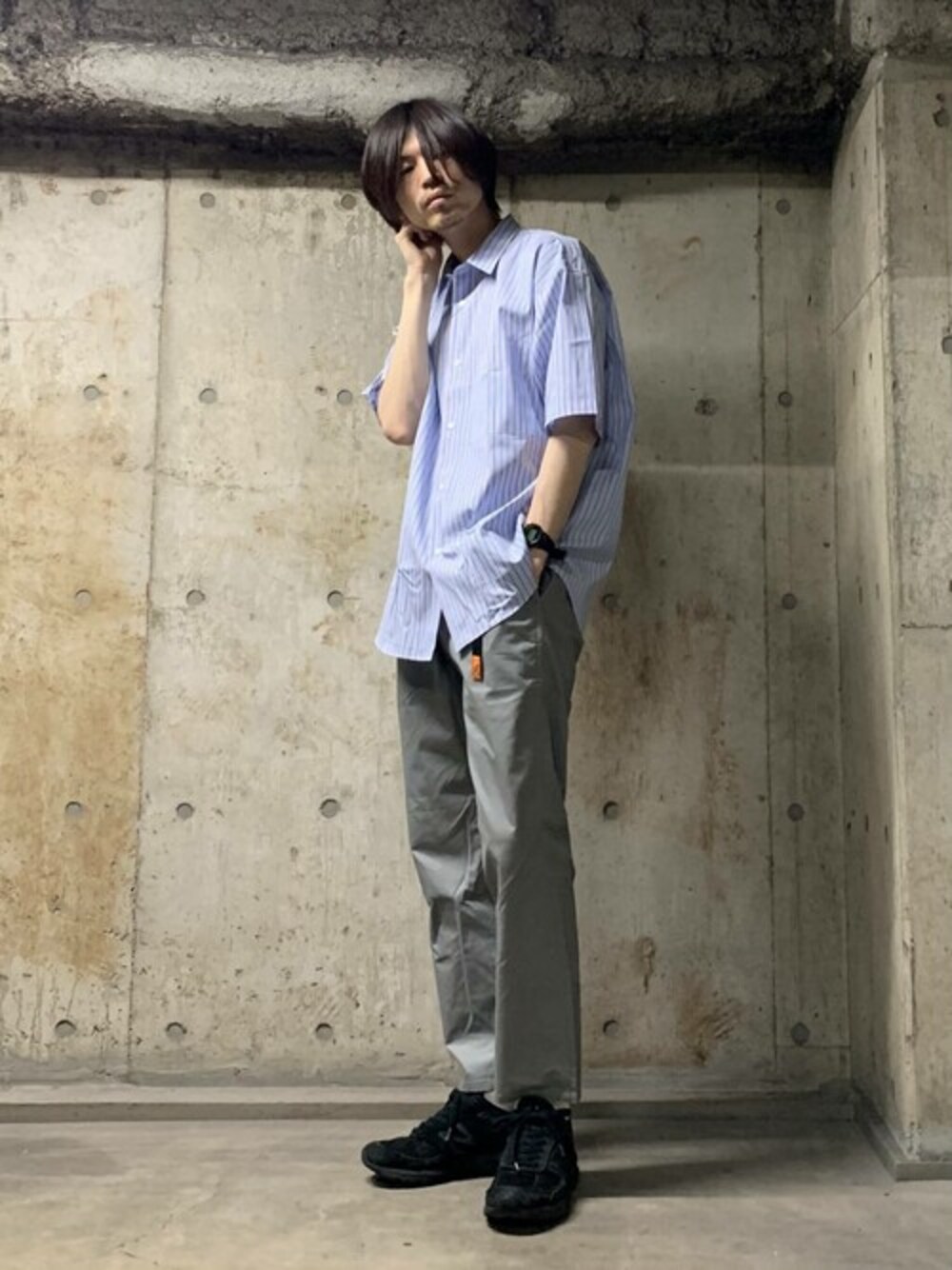 「チノパン、大人カジュアル、GRAMICCI、シャツスタイル、夏コーデ、URBAN RESEARCH、ゆるコーデ、今日のコーデ、おしゃれさんと繋がりたい、urban research rosso men」｜「Gramicciの【別注】GRAMICCI　COOLMAXチノNN-PANTS（チノパンツ、グレー系）」を使った、ROSSO MENさん（メンズ・178cm）の夏コーディネートの1枚目の写真