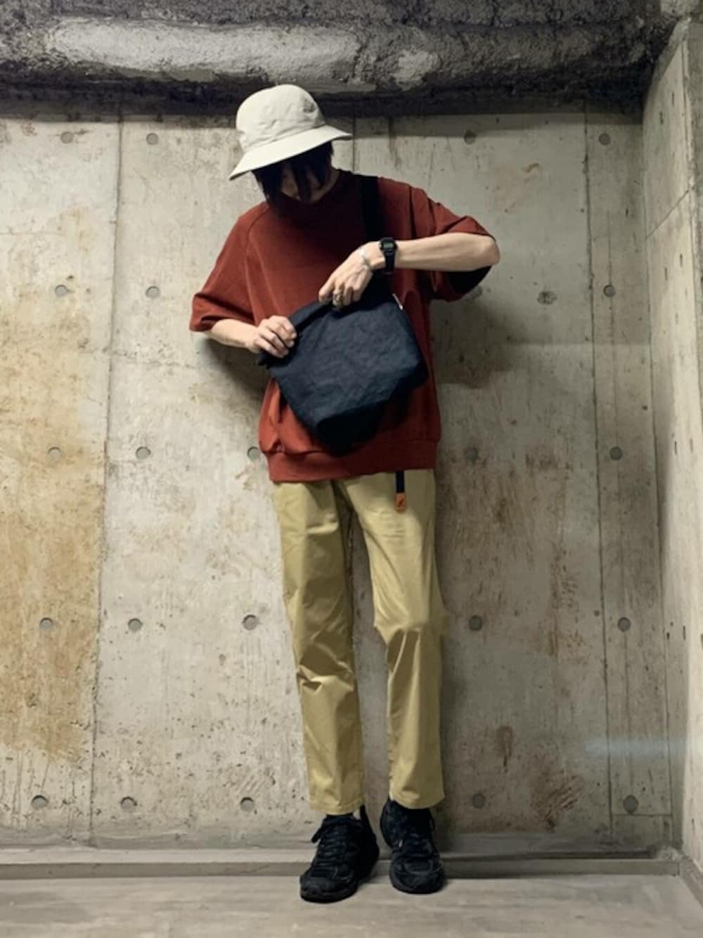 「スニーカー、チノパン、ハット、大人カジュアル、GRAMICCI、夏コーデ、URBAN RESEARCH、COOLMAX、おしゃれさんと繋がりたい、urban research rosso men」｜「Gramicciの【別注】GRAMICCI　COOLMAXチノNN-PANTS（チノパンツ、ベージュ系）」を使った、ROSSO MENさん（メンズ・178cm）の夏コーディネートの1枚目の写真