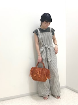 「フリンジバッグ」｜「アイテム（オールインワン・サロペット）」を使った、つなしまあゆみさん（レディース・153cm）の春コーディネート