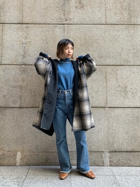 「リバーシブル」｜「アイテム（ポンチョ）」を使った、つなしまあゆみさん（レディース・153cm）の冬コーディネート