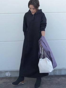 「パープル×黒」｜「アイテム（ファッション雑貨）」を使った、TAKAYOさん（レディース・154cm）の秋コーディネート