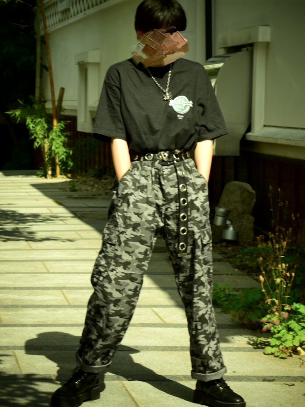 「明細柄、ハードロックカフェ、Hard rock cafe、プチプラ、古着コーデ」｜「Hard Rock Cafeのアイテム（Tシャツ/カットソー、ブラック系）」を使った、YUAさん（レディース・164cm）の夏コーディネートの1枚目の写真