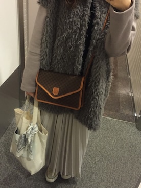 「CELINE（セリーヌ）のアイテム（ショルダーバッグ、ブラウン系）」を使った、ｒｉさん（レディース）の冬コーディネート