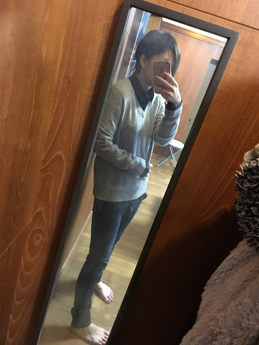 YUKATONAKAIさんの「WOMEN カシミヤVネックセーター（長袖）（UNIQLO）」を使ったコーディネート