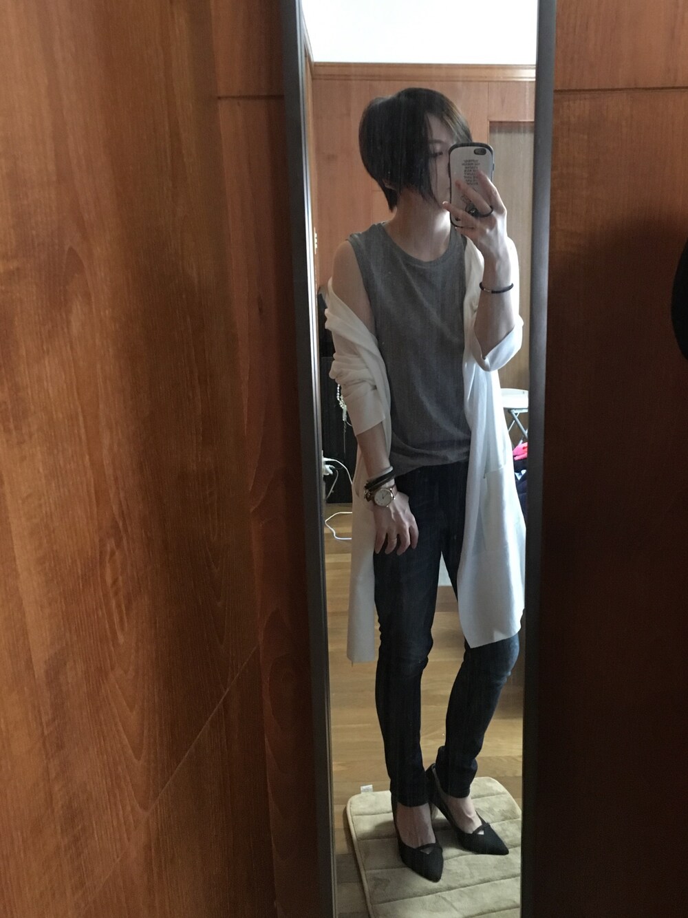 「どこか行きたいなー、オトナカジュアル、シンプル、ootd、白、デニムパンツ、スポーツミックス」｜「DANSKINのアイテム（タンクトップ、グレー系）」を使った、YUKATONAKAIさん（レディース・157cm）の夏コーディネートの1枚目の写真