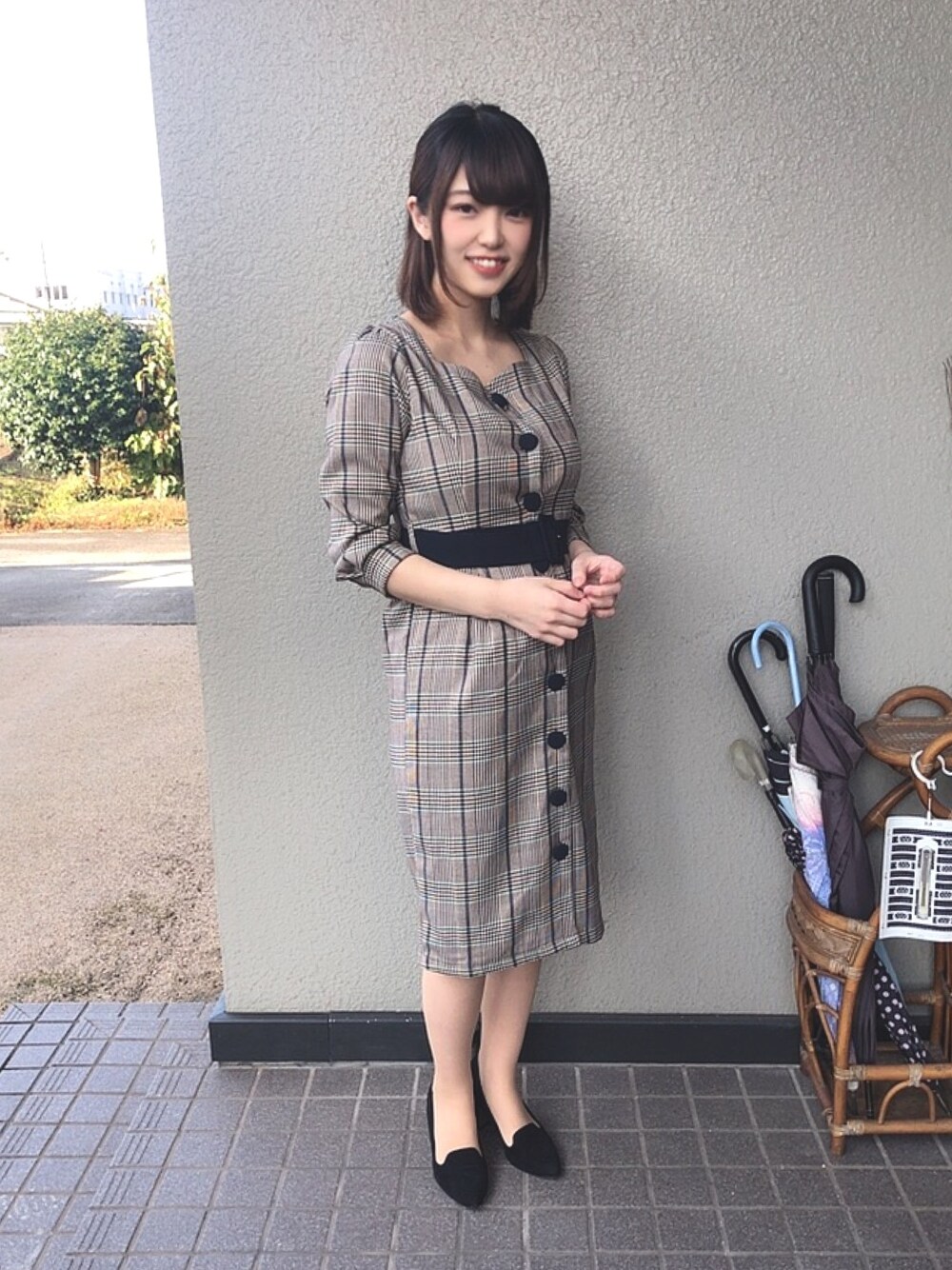 「キレイめ、トッコクローゼット、チェックワンピース、ママコーデ、お宮参り、フォーマル」｜「tocco closetのアイテム（ワンピース、グレー系）」を使った、Yrさん（レディース・157cm）の秋コーディネートの1枚目の写真