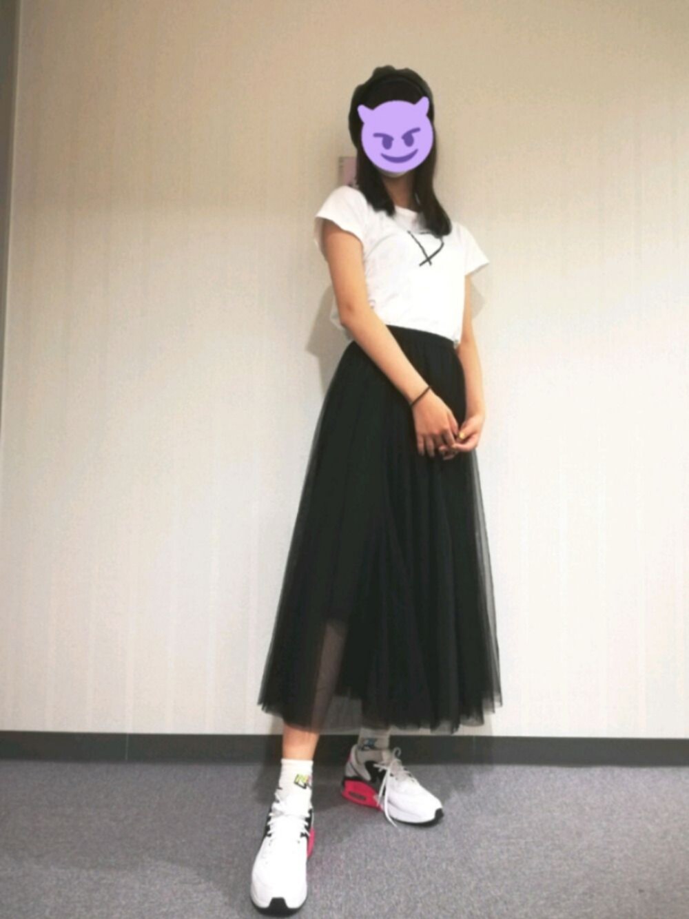 「秋コーデ、ベレー帽、JK、高身長女子、モノトーン、秋先取りコーデ、agnes b.」｜「agnes b.のアイテム（Tシャツ/カットソー、ホワイト系）」を使った、ハシルさん（レディース・172cm）の秋コーディネートの1枚目の写真