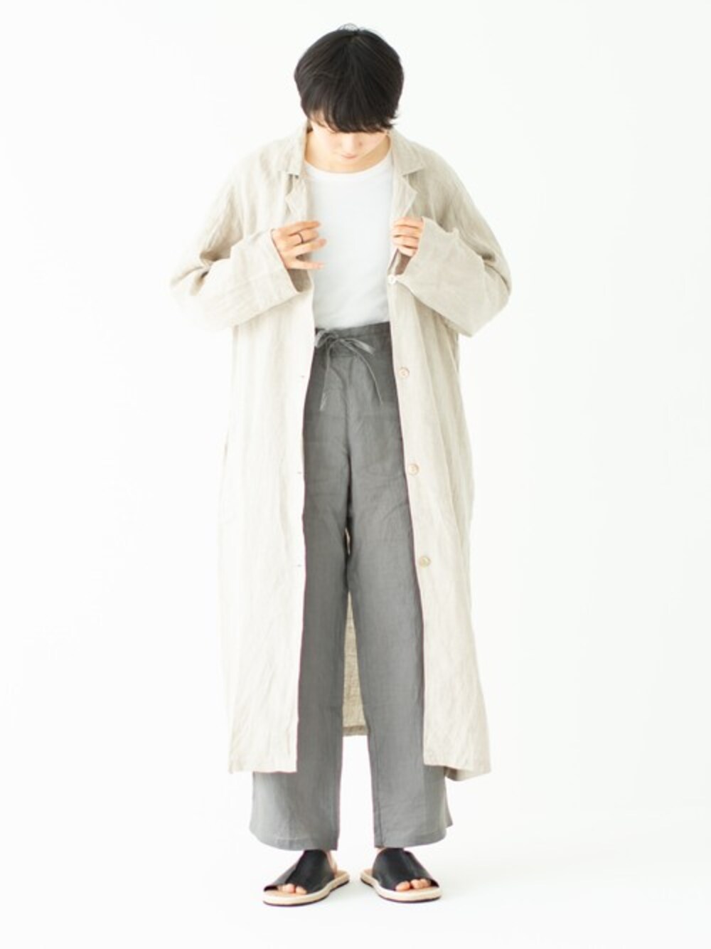 「ワンマイルウェア、リネン、パジャマ、部屋着、リネンパンツ、リネンカーディガン、シャツガウン」｜「sarasa designのb2c ルームウェア リネン シャツガウン（ルームウェア/パジャマ、ベージュ系）」を使った、sarasa design storeさん（レディース・162cm）の春コーディネートの1枚目の写真