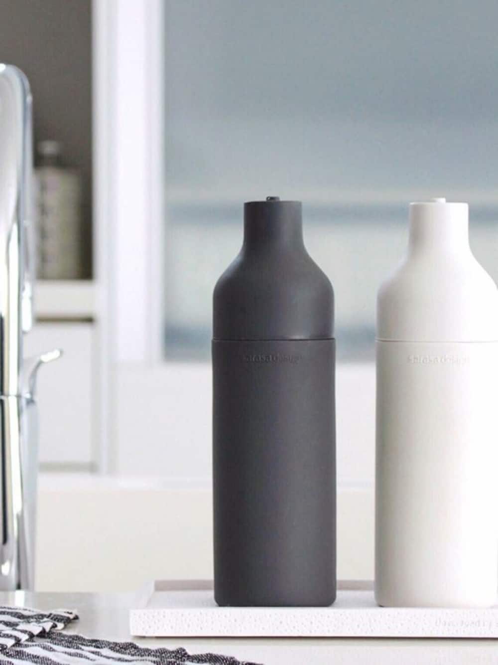 「シンプル、インテリア、キッチン、シンプルスタイル、シンプルイズベスト」｜「sarasa designのb2c スクィーズボトル（キッチンツール、ホワイト系）」を使った、sarasa design storeさん（レディース・162cm）の春コーディネートの1枚目の写真