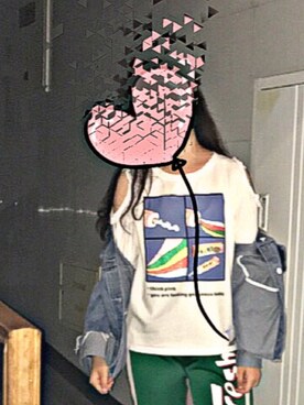 「ES（エス）のアイテム（トップス）」を使った、小校红さん（レディース・172cm）の春コーディネート