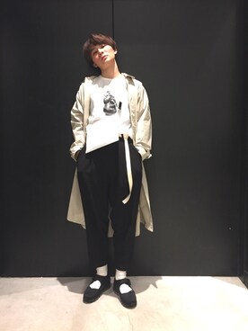 「サンダルに靴下」｜「アイテム（トレンチコート）」を使った、TAKATONさん（メンズ・171cm）の春コーディネート