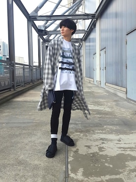 「サンダルに靴下」｜「アイテム（その他アウター）」を使った、TAKATONさん（メンズ・171cm）の春コーディネート