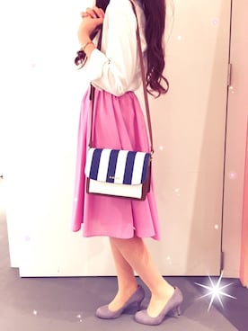 「Carlie e felice（カーリーエフェリーチェ）のアイテム（シューズ）」を使った、kaoriさん（レディース・157cm）の春コーディネート