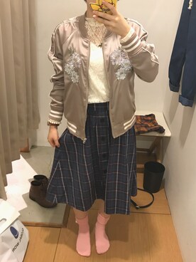 スタジャンを使った ピンクベージュ の人気ファッションコーディネート Wear