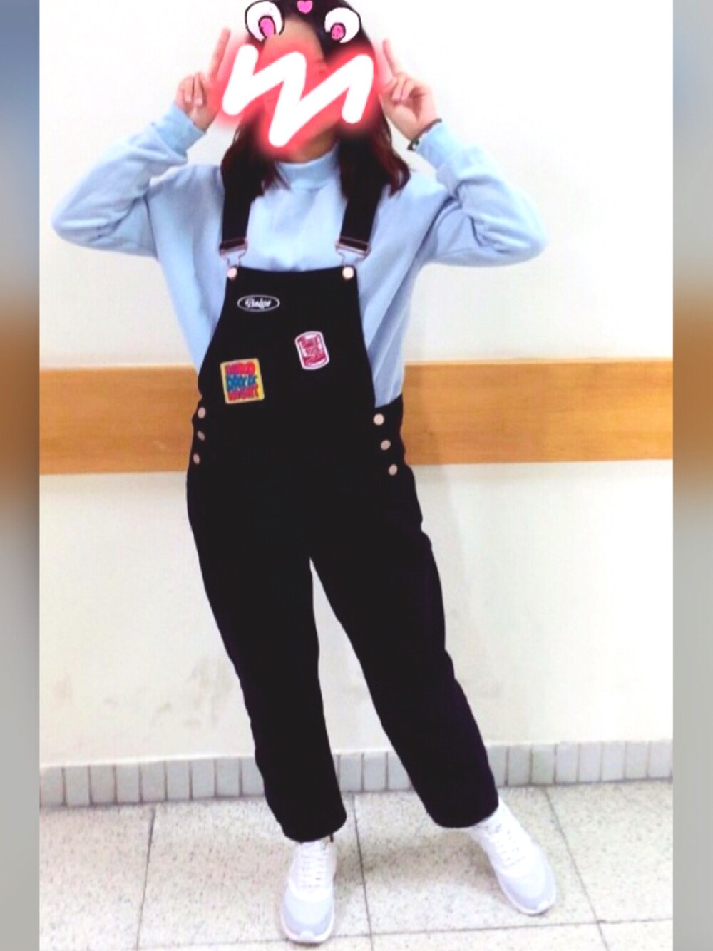 「5のアイテム（オールインワン・サロペット、ブラック系）」を使った、Helenさん（レディース・158cm）の冬コーディネートの1枚目の写真