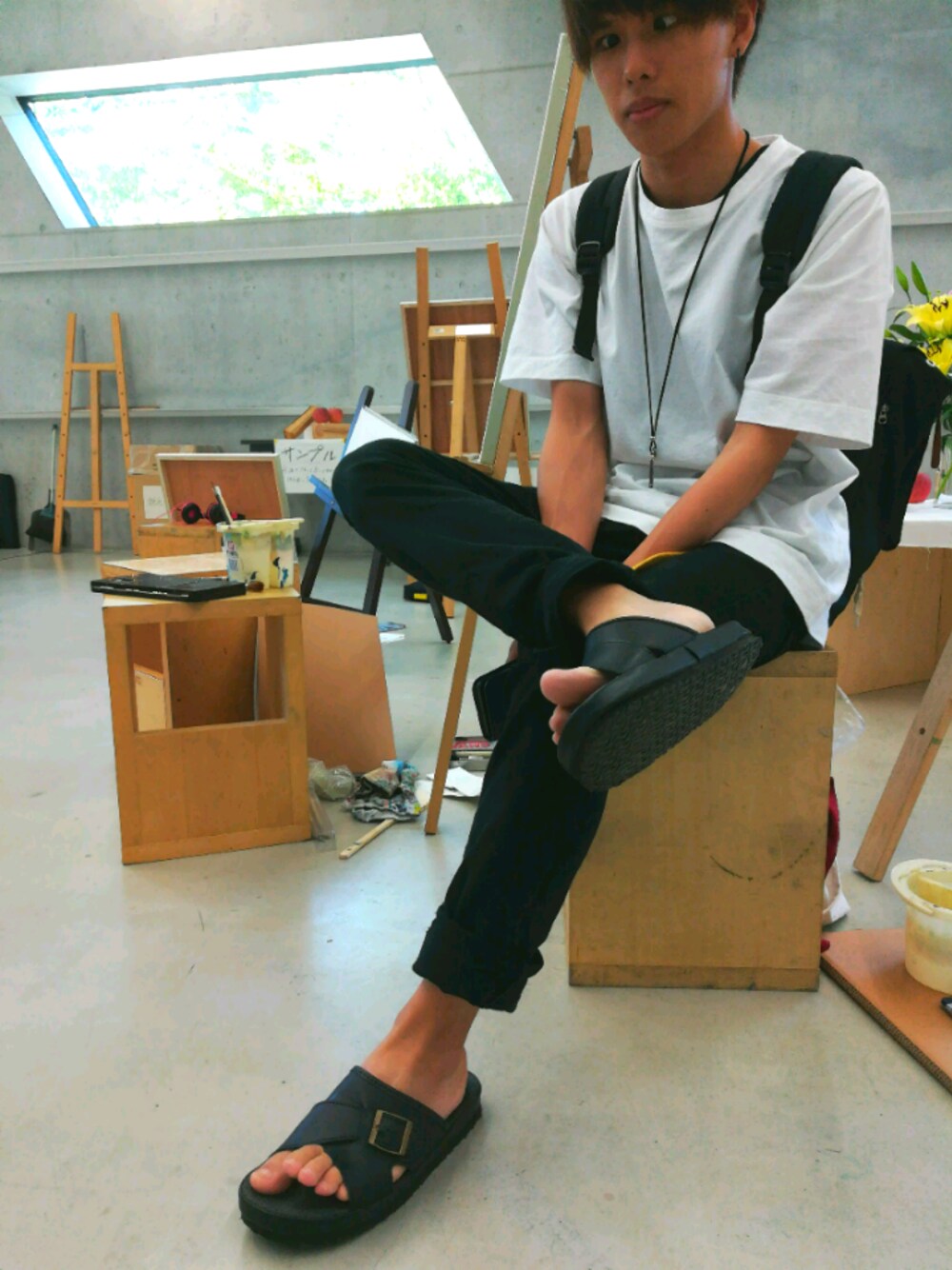 「GUのアイテム（Tシャツ/カットソー、ホワイト系）」を使った、たくさん（キッズ・189cm）の夏コーディネートの1枚目の写真