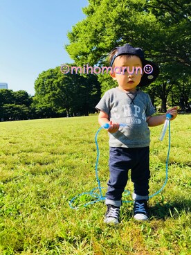 「Champion（チャンピオン）のアイテム（Tシャツ/カットソー、グレー系）」を使った、☺︎mihomarun☺︎さん（キッズ・80cm）の春コーディネート
