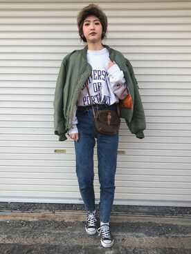 「AVIREX（アヴィレックス）のアイテム（MA-1、グリーン系）」を使った、a k a n eさん（レディース・167cm）の冬コーディネート