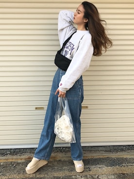 「MOUSSY（マウジー）のアイテム（デニムパンツ、ブルー系）」を使った、a k a n eさん（レディース・167cm）の春コーディネート