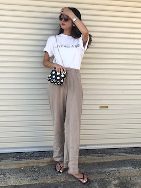 「STYLENANDA（スタイルナンダ）のアイテム（その他パンツ、ベージュ系）」を使った、a k a n eさん（レディース・167cm）の夏コーディネート