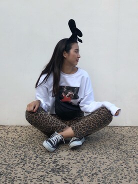 「ZARA（ザラ）のアイテム（デニムパンツ、ブラウン系）」を使った、a k a n eさん（レディース・167cm）の秋コーディネート