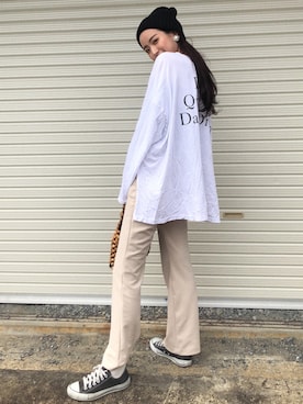 「TODAYFUL（トゥデイフル）のウッドビーズバッグ（ハンドバッグ、ベージュ系）」を使った、a k a n eさん（レディース・167cm）の春コーディネート