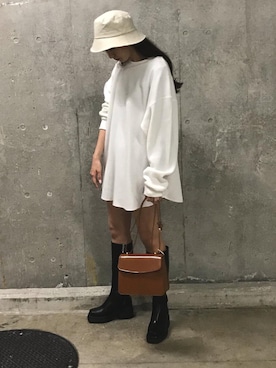 「RODEO CROWNS WIDE BOWL（ロデオクラウンズワイドボウル）のSHARE WAFFLE L/S Tｼｬﾂ（Tシャツ/カットソー、ホワイト系）」を使った、a k a n eさん（レディース・167cm）の冬コーディネート