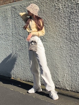 「MOUSSY（マウジー）のHW WHT LOOSE STRAIGHT（デニムパンツ、ホワイト系）」を使った、a k a n eさん（レディース・167cm）の冬コーディネート