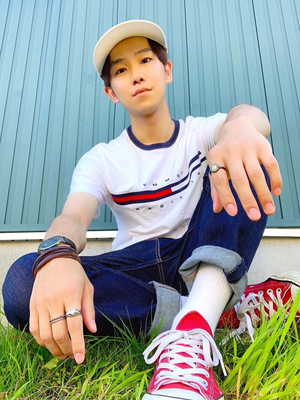 「夏コーデ、ラブアンドピース2020、デニム、TOMMY HILFIGER、LACOSTE、converse、Levi's、おしゃれさんと繋がりたい、いいね、save、フォローお願いします🤑、低身長」｜「TOMMY HILFIGERのアイテム（Tシャツ/カットソー、ホワイト系）」を使った、takaさん（メンズ・160cm）の秋コーディネートの1枚目の写真