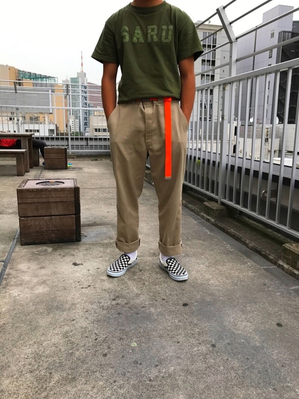 「初投稿、ガチャベルト、ニンジン、バンズ、アツい、最&高」｜「SANTASTIC!のアイテム（Tシャツ/カットソー、グリーン系）」を使った、s.a.r.uさん（メンズ・170cm）の夏コーディネートの1枚目の写真