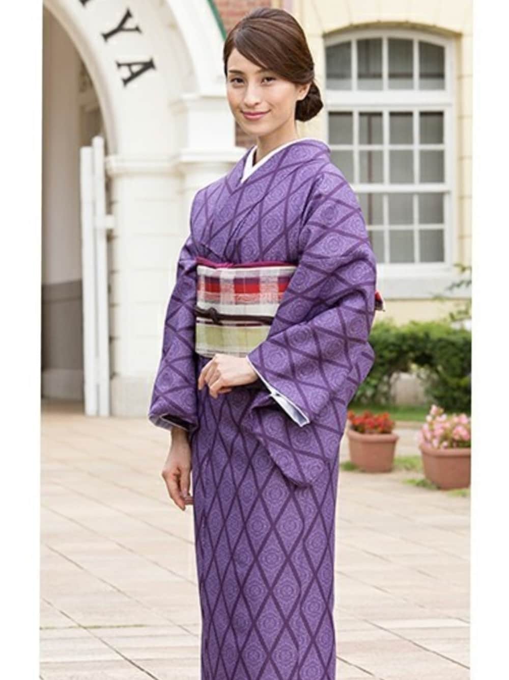 「着物、パープル、モダン、紫、きもの、小紋、オトナ女子、着物コーデ、浴衣屋さん.com、きもの遊び.net」｜「きもの遊び.netの洗えるきものプレタ2点セット（浴衣、パープル系）」を使った、きもの遊び.netさん（レディース・166cm）の冬コーディネートの1枚目の写真