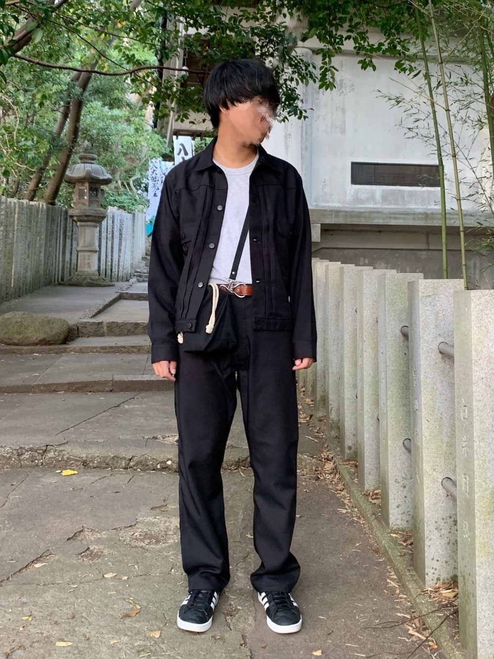 「Wrangler、URBAN RESEARCH、neat、巾着バッグ、ユニクロ、セットアップ、スニーカー、Tory Leather、おしゃれさんと繋がりたい、クラシックメガネコーデ」｜「adidasのadidas アディダス CAMPUS キャンパス CQ2073 18SP ABC-MART限定 BLK/WHT/WHT（スニーカー、ブラック系）」を使った、Rockyさん（メンズ・177cm）の秋コーディネートの1枚目の写真