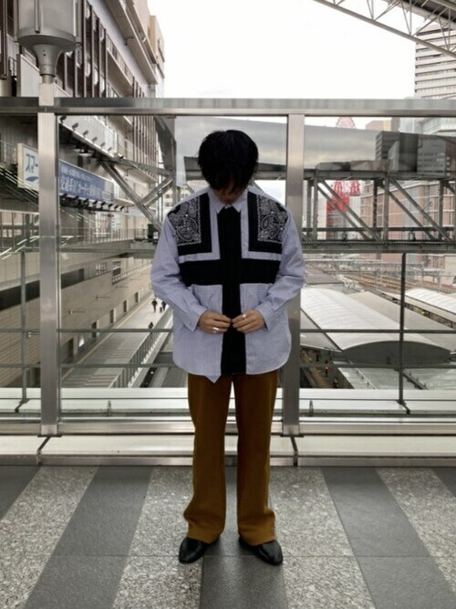siro使用「UNITED TOKYO（THOMAS MAISON バンダナコンビシャツ/ビッグシルエット）」的時尚穿搭
