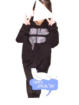 「FILA（フィラ）のアイテム（パーカー、ブラック系）」を使った、Kahoさん（レディース）の秋コーディネート