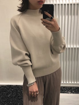 「UNITED TOKYO（ユナイテッドトウキョウ）のボリュームスリーブニット（ニット/セーター）」を使った、こやえりさん（レディース・155cm）の秋コーディネート