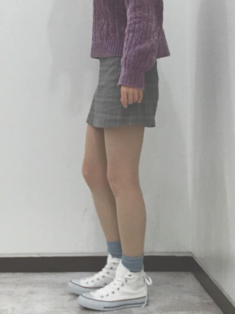 「今日のコーデ、春色、オトナカジュアル、ootd、いいね、save、フォローお願いします🤑、春、おしゃれさんと繋がりたい、スニーカーコーデ、outfit、春コーデ」｜「jouetieのアイテム（スカート、グレー系）」を使った、socks_codeさん（レディース・165cm）の冬コーディネートの1枚目の写真