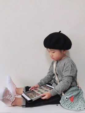 「クルーネック」｜「アイテム（ハンチング/ベレー帽）」を使った、P×Kさん（キッズ・80cm）の秋コーディネート