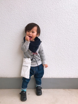 「スヌード」｜「アイテム（スニーカー）」を使った、P×Kさん（キッズ・80cm）の冬コーディネート