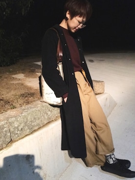 ソックス 靴下を使った ベージュパンツ の人気ファッションコーディネート 髪型 ベリーショートヘアー Wear