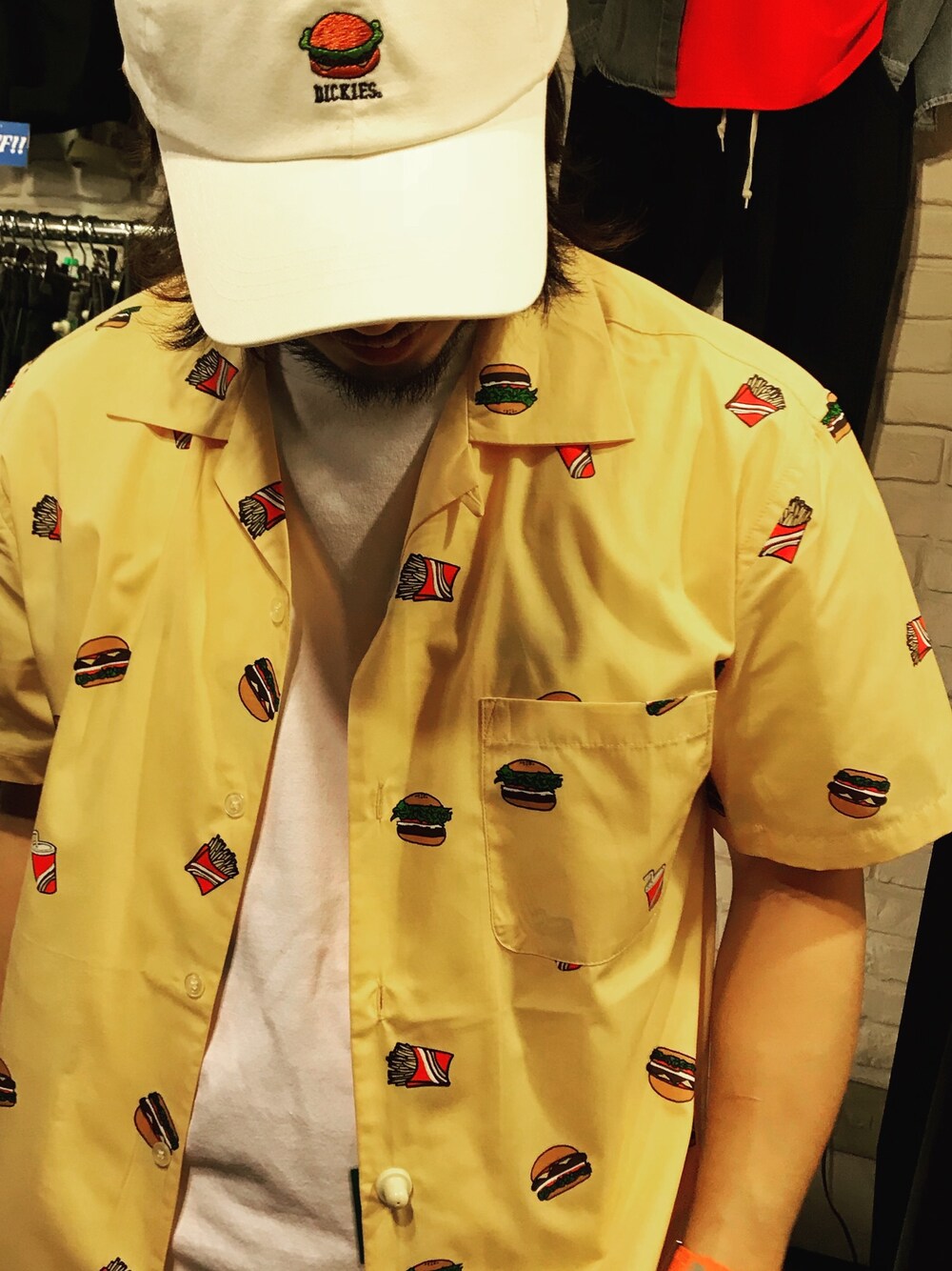 「モスバーガーのアイテム（キャップ、ホワイト系）」を使った、coney11さん（メンズ・170cm）の夏コーディネートの1枚目の写真