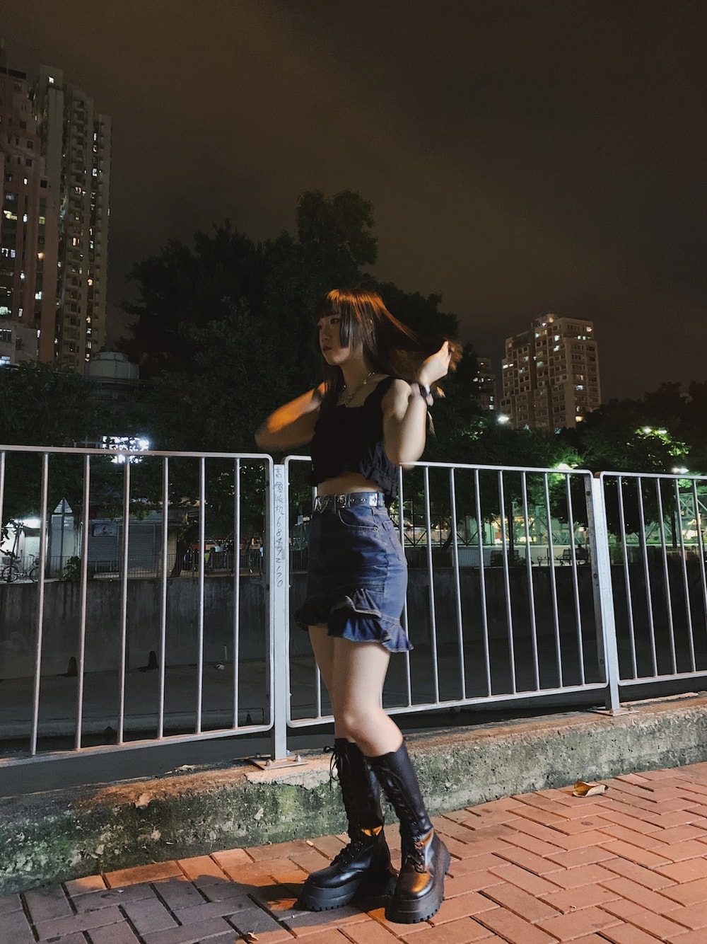 「darknessmoon、darkwear、JEANASiS、demin dress、Boots styling、darkshadow」｜「PANDORAのアイテム（ブレスレット、ブラック系）」を使った、lymtaleさん（レディース・157cm）の秋コーディネートの1枚目の写真