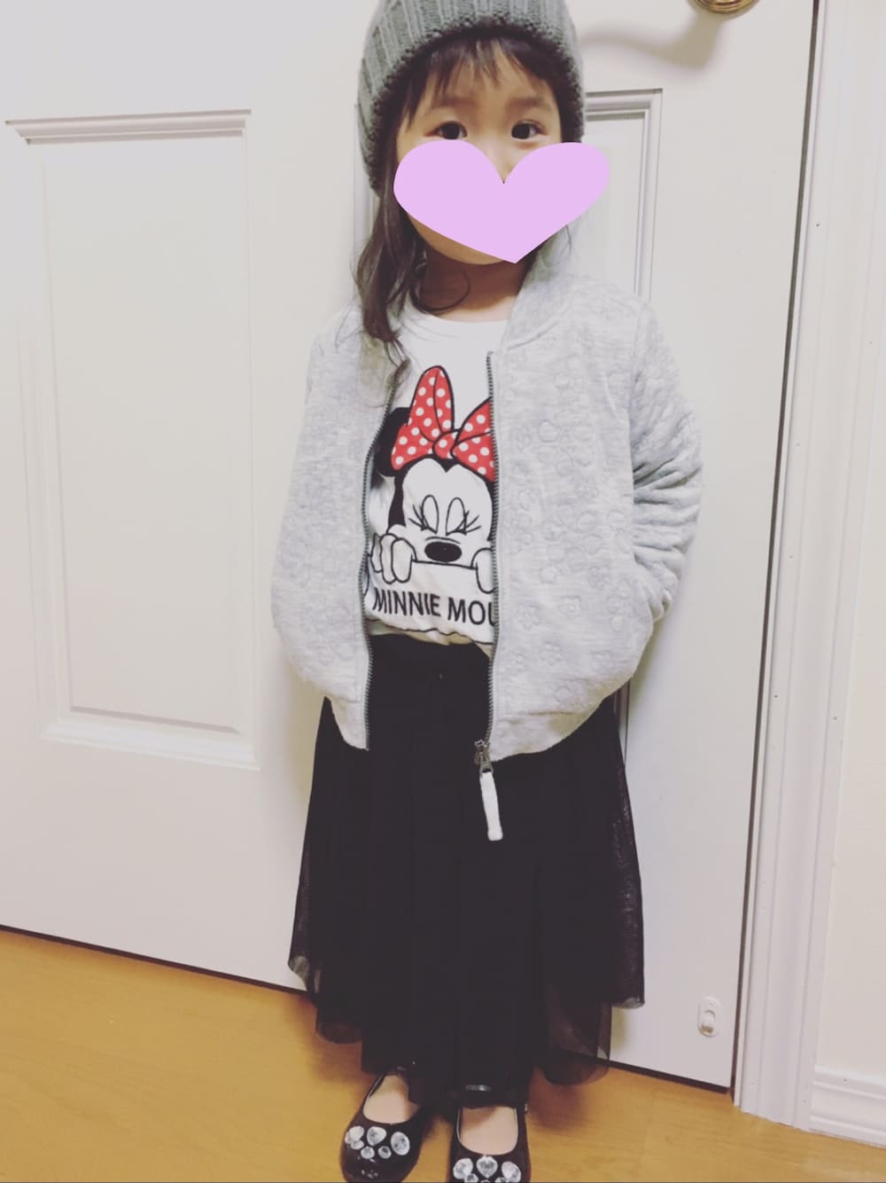 「キッズコーデ、女の子、3歳」｜「GUのアイテム（ニットキャップ/ビーニー、グレー系）」を使った、am&mさん（キッズ・100cm）の冬コーディネートの1枚目の写真