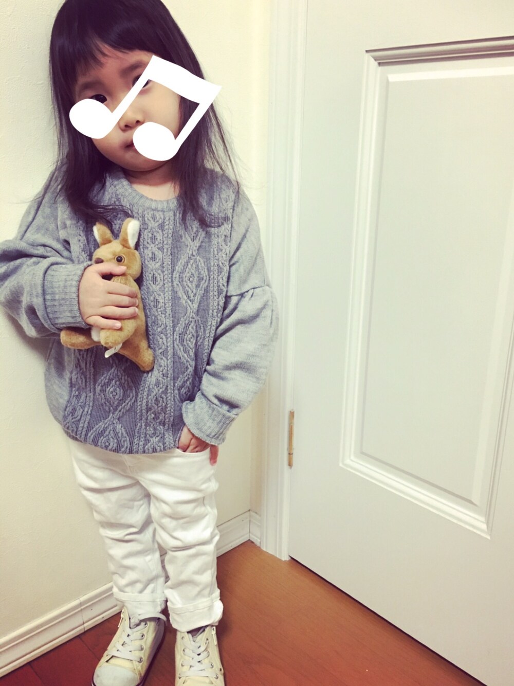 「女の子、女の子コーデ、キッズコーデ、キッズファッション、長女」｜「UNITED ARROWS BLUE LABELのアイテム（ニット/セーター、グレー系）」を使った、am&mさん（キッズ・100cm）の冬コーディネートの1枚目の写真