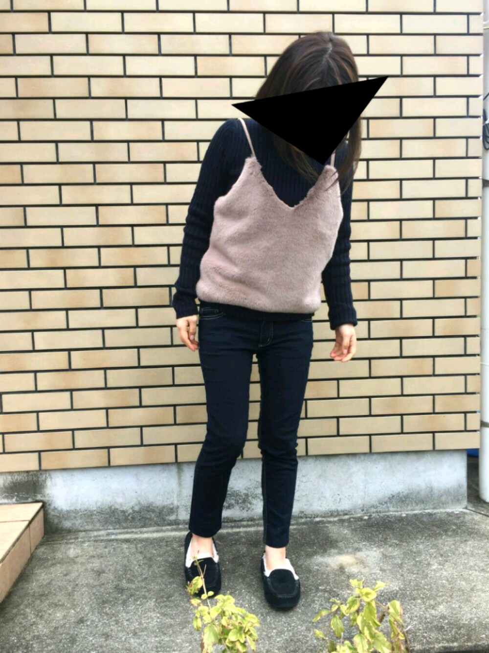 「しまむら、スキニーデニム、dholic、ユニクロ、アグ、アンスレー、シンプルコーデ、キャミソール、もこもこ」｜「しまむらのアイテム（デニムパンツ、その他）」を使った、ぱにさん（レディース・152cm）の冬コーディネートの1枚目の写真