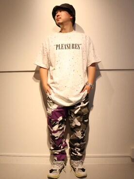 「KaneZ（ケインズ）のアイテム（カーゴパンツ）」を使った、LHP福岡店 staffさん（メンズ・165cm）の夏コーディネート